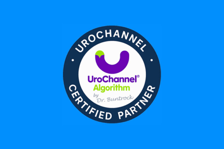 Urodock News Urochannel Partner Ein kreisförmiges Logo auf blauem Hintergrund zeigt den Text "UroChannel Algorithm by Dr. Buntrock", darunter steht "UroChannel Certified Partner". In der Mitte ist ein stilisiertes, violettes U mit grüner Spitze.